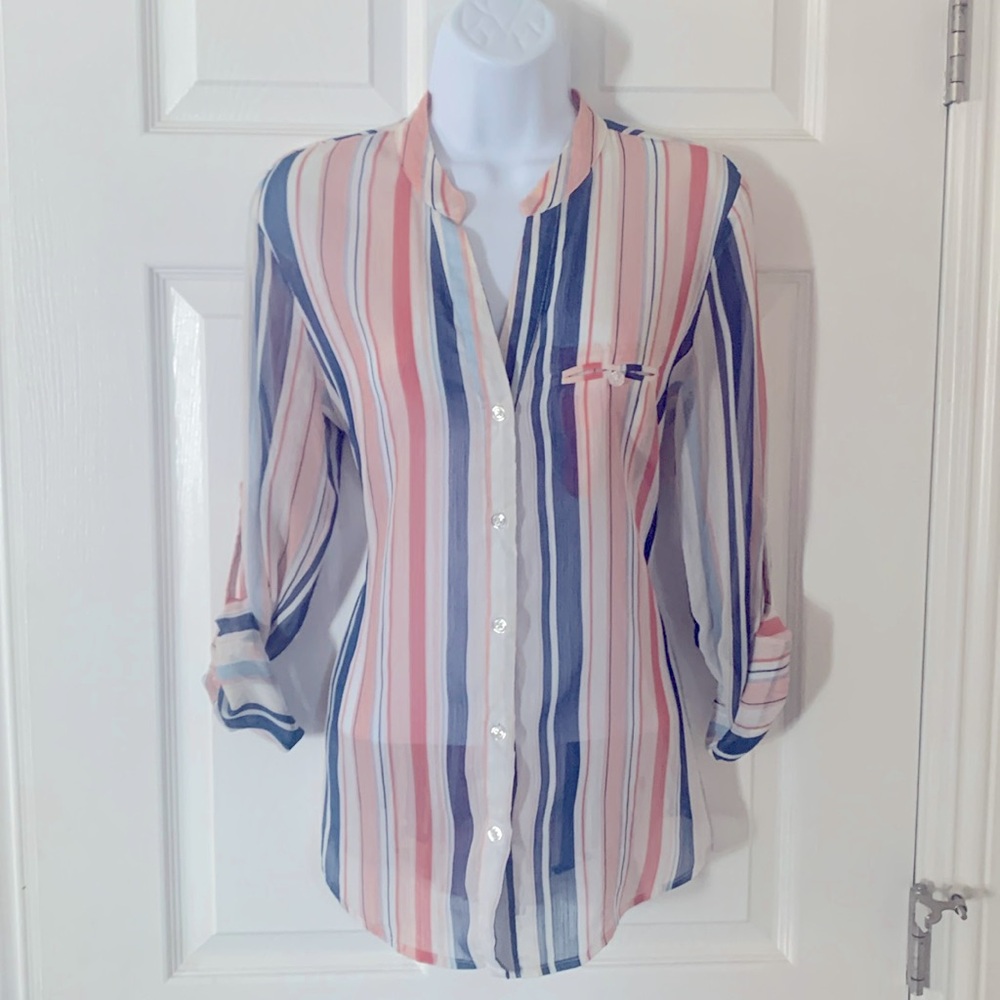 Beautiful Kut FromThe Kloth Sheer Roll Up Sleeve Blouse.